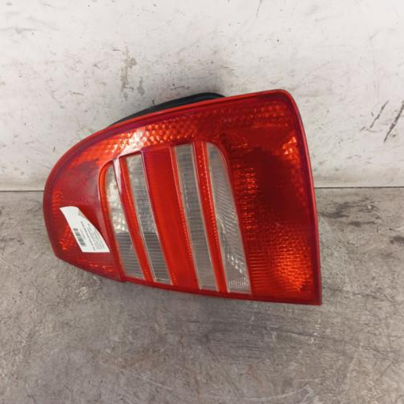 Feu arriere principal droit (feux) SKODA SUPERB 1