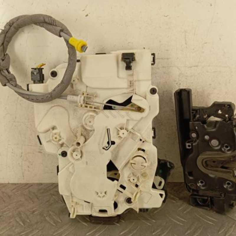 Serrure de porte laterale droite MERCEDES VITO 447 MIXTO