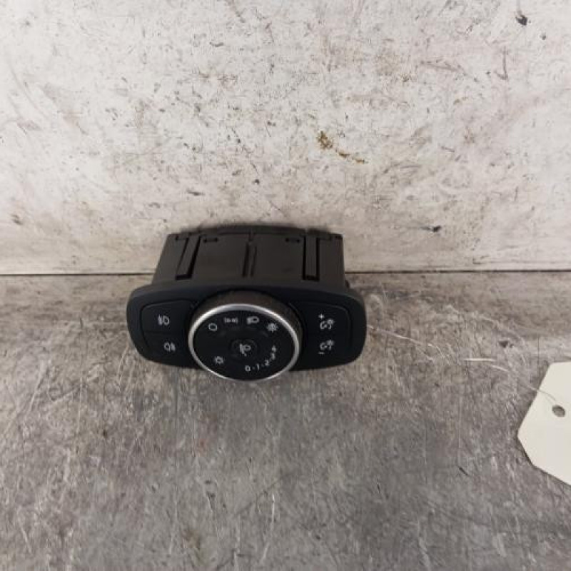 Commande de phare FORD FIESTA 7 Commande de phare FORD FIESTA 7