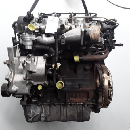 Moteur HYUNDAI TRAJET Photo n°1