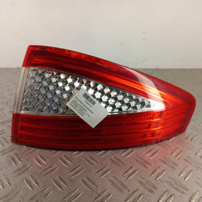 Feu arriere principal droit (feux) FORD MONDEO 3 Feu arriere principal droit (feux) FORD MONDEO 3