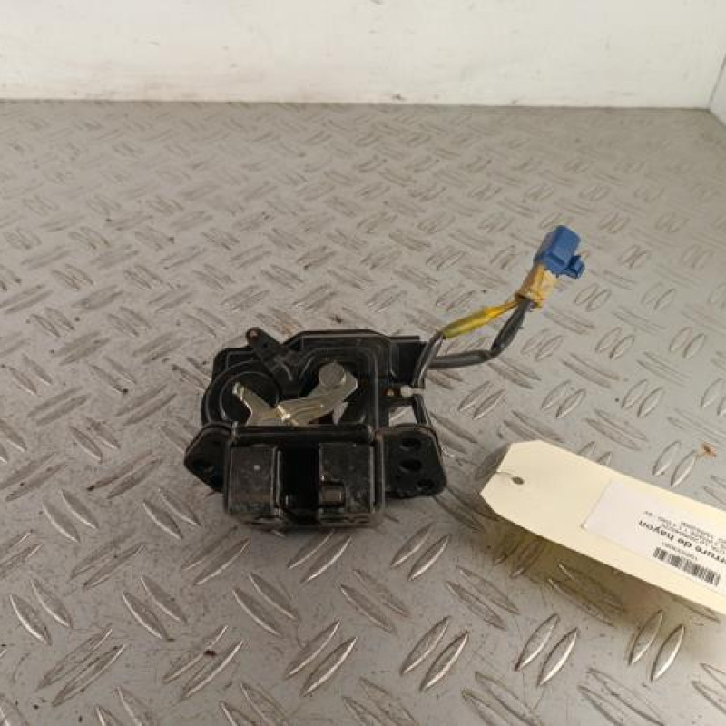 Serrure de hayon TOYOTA YARIS 2
