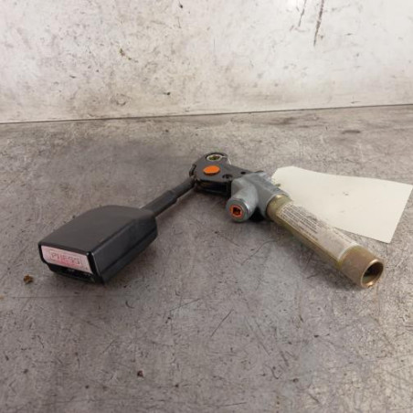 Attache ceinture avant droit PEUGEOT 106