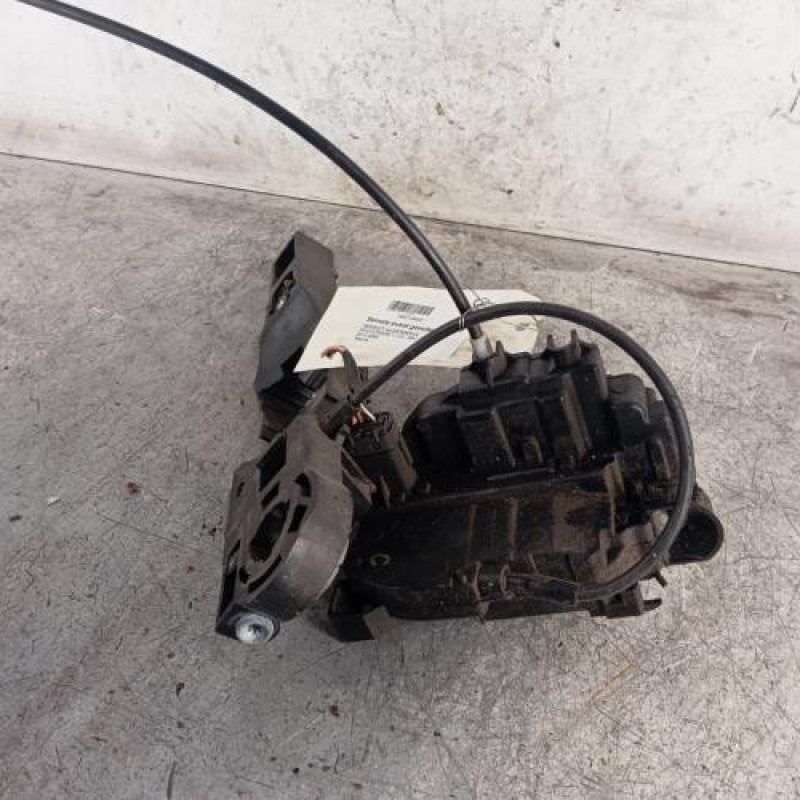 Serrure avant gauche RENAULT CLIO 3 Serrure avant gauche RENAULT CLIO 3