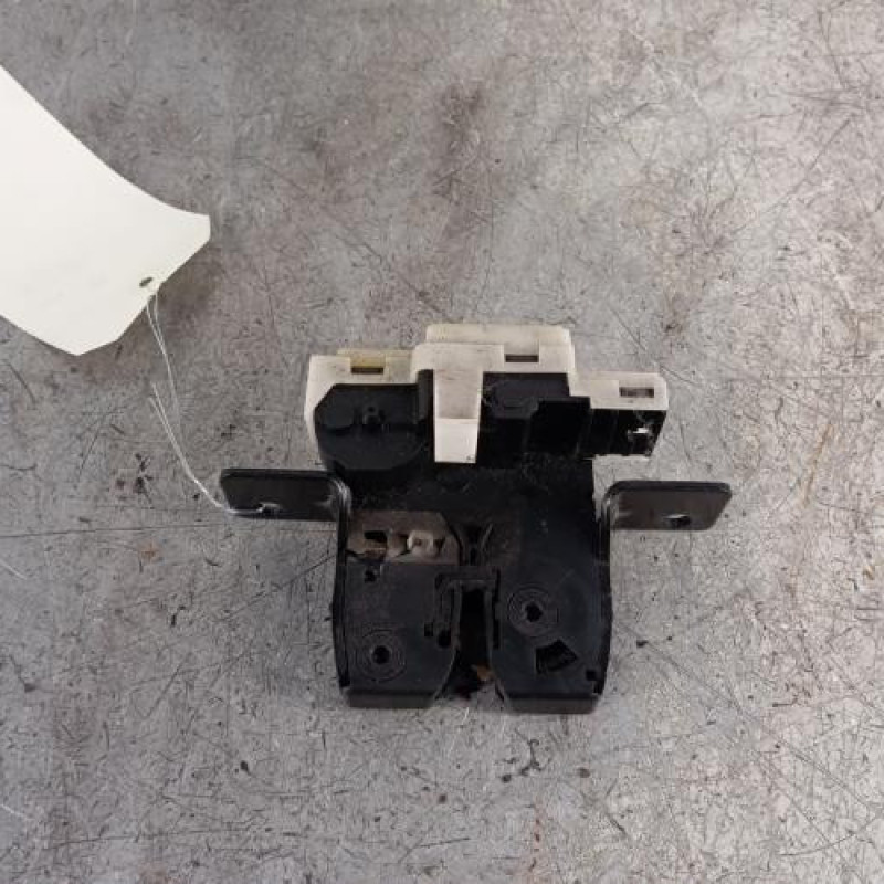 Serrure de hayon RENAULT CLIO 3 Serrure de hayon RENAULT CLIO 3