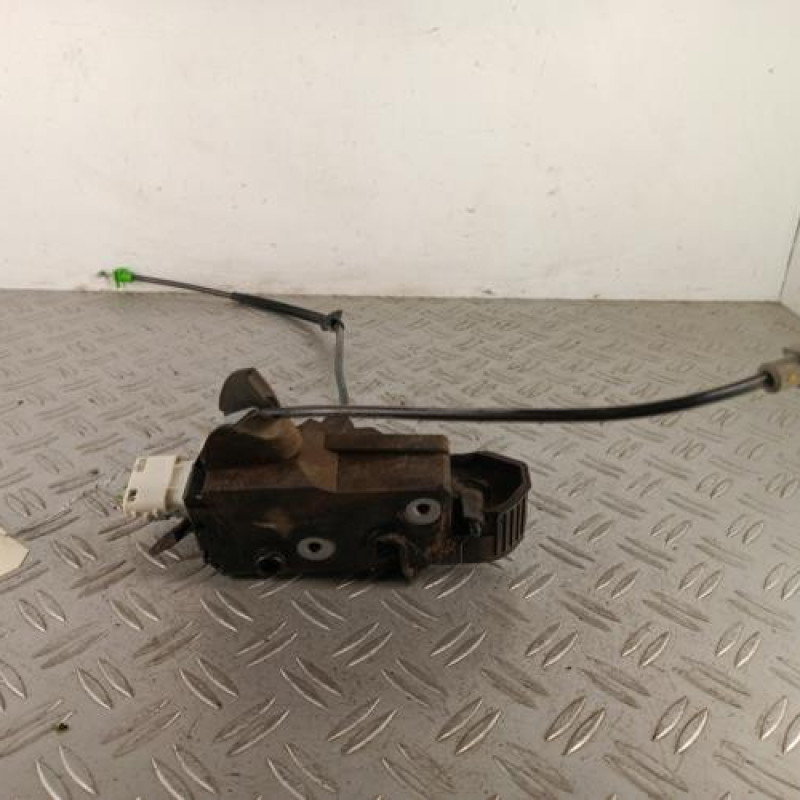 Serrure avant gauche CITROEN C4 1 Serrure avant gauche CITROEN C4 1