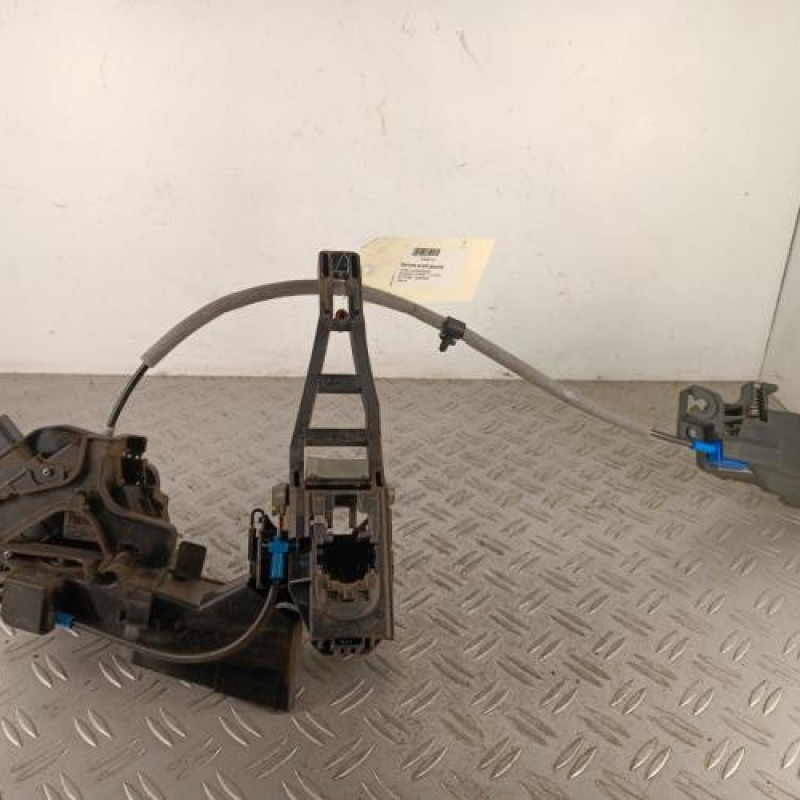 Serrure avant gauche FORD MONDEO 3 Serrure avant gauche FORD MONDEO 3