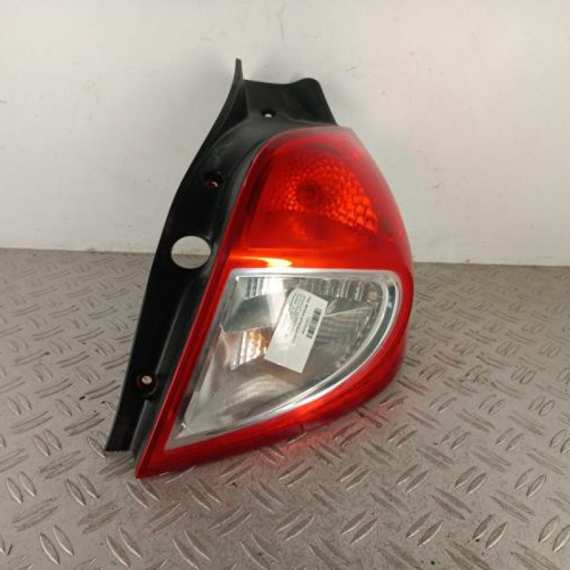 Feu arriere principal droit (feux) RENAULT CLIO 3 Feu arriere principal droit (feux) RENAULT CLIO 3