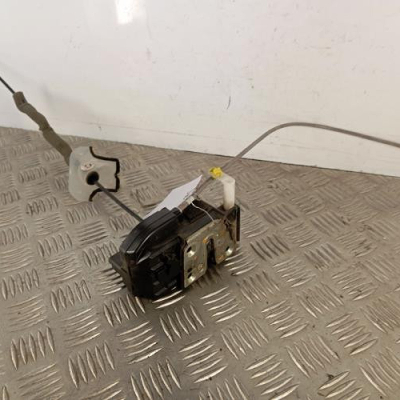 Serrure avant gauche NISSAN QASHQAI 1