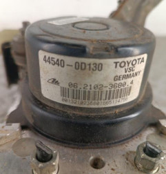 Bloc ABS (freins anti-blocage) TOYOTA YARIS 3