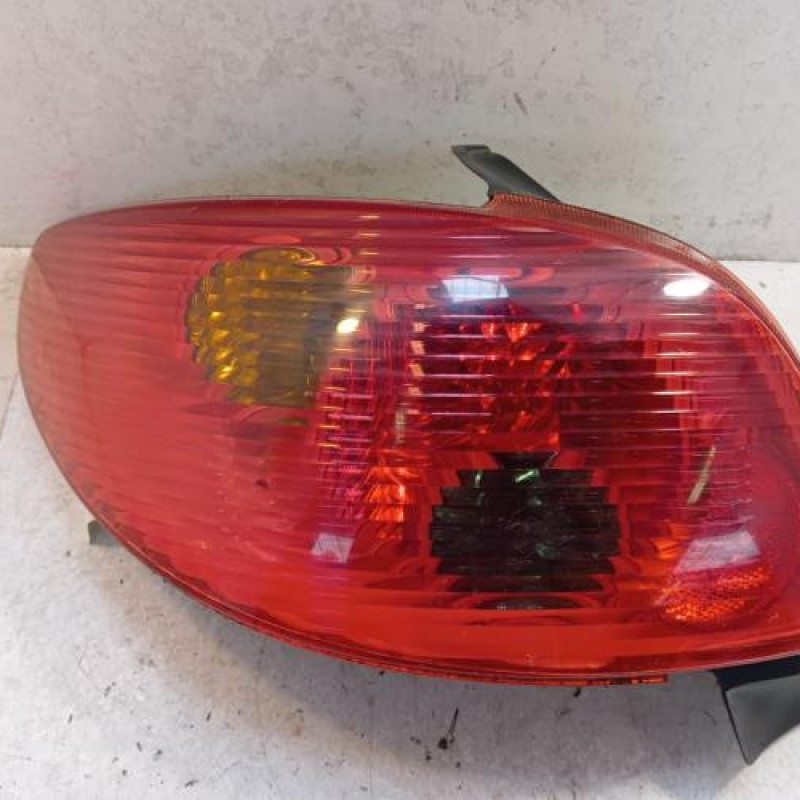 Feu arriere principal gauche (feux) PEUGEOT 206 Feu arriere principal gauche (feux) PEUGEOT 206