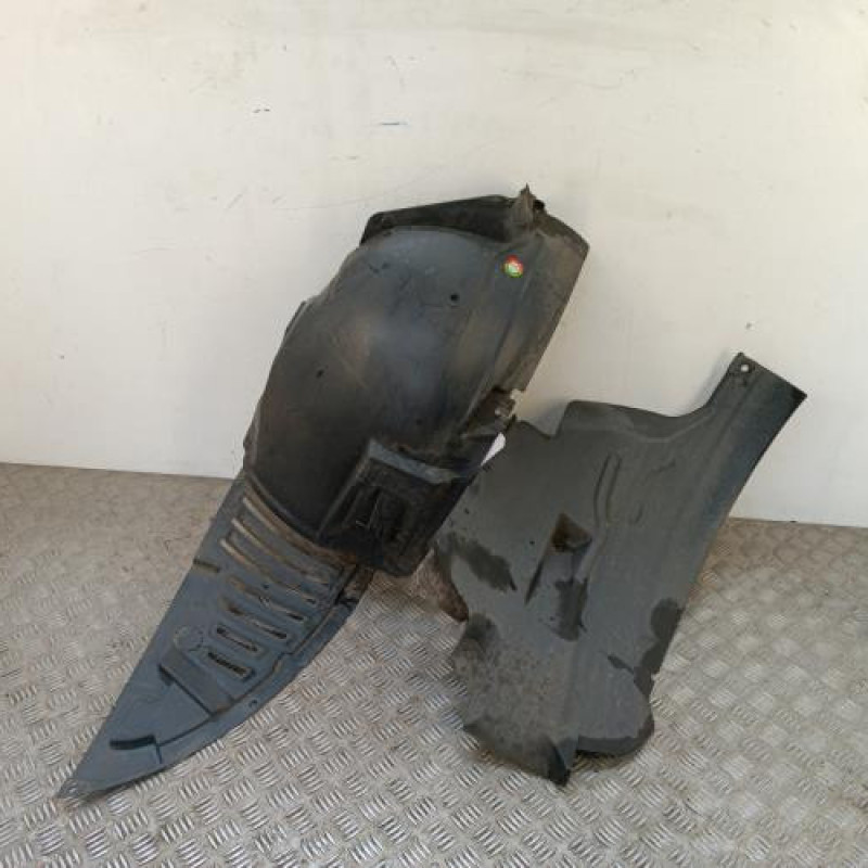 Pare boue avant gauche PEUGEOT 407 Pare boue avant gauche PEUGEOT 407