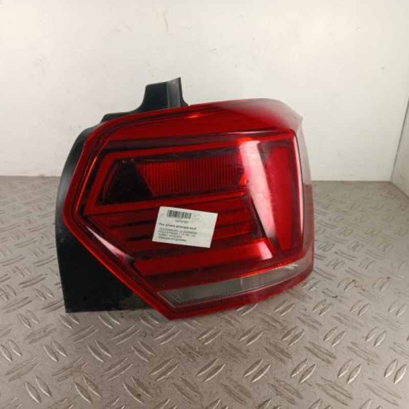 Feu arriere principal droit (feux) VOLKSWAGEN POLO 6 Feu arriere principal droit (feux) VOLKSWAGEN POLO 6