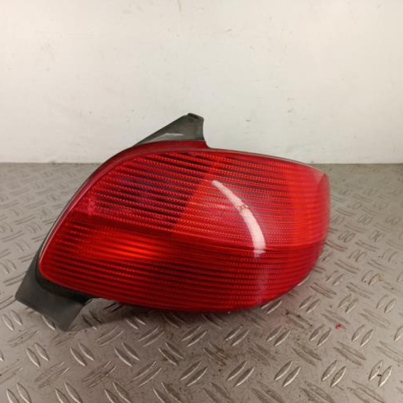 Feu arriere principal droit (feux) PEUGEOT 206 Feu arriere principal droit (feux) PEUGEOT 206