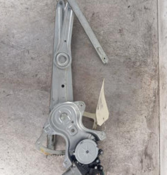 Leve vitre electrique avant droit TOYOTA VERSO Photo n°1