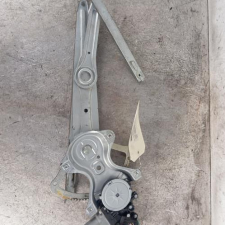 Leve vitre electrique avant droit TOYOTA VERSO Photo n°1
