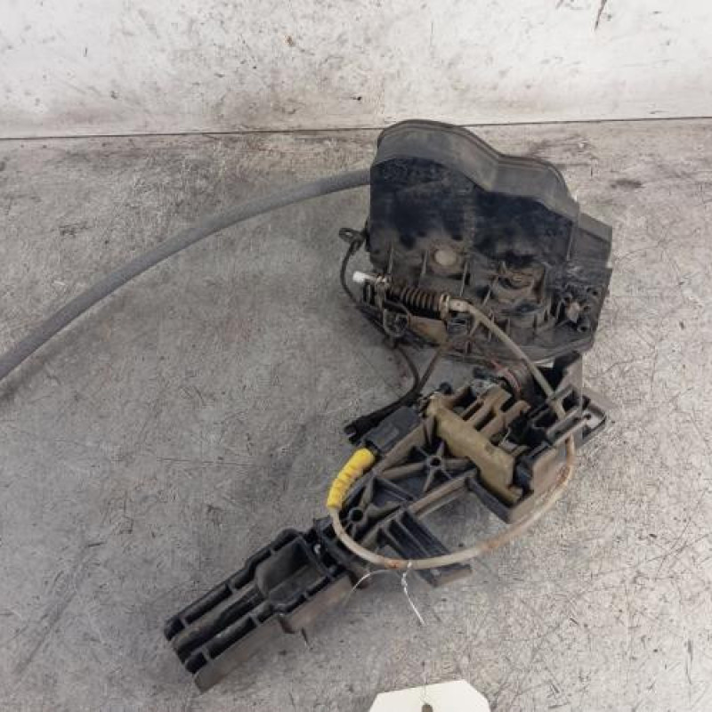 Serrure avant gauche BMW SERIE 1 E87 Serrure avant gauche BMW SERIE 1 E87