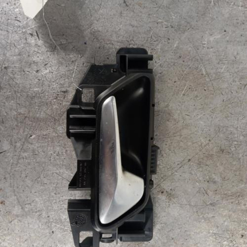 Poignee interieur arriere droit PEUGEOT 2008 2
