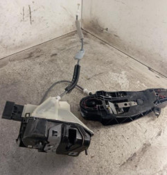 Serrure avant droit PEUGEOT 2008 2