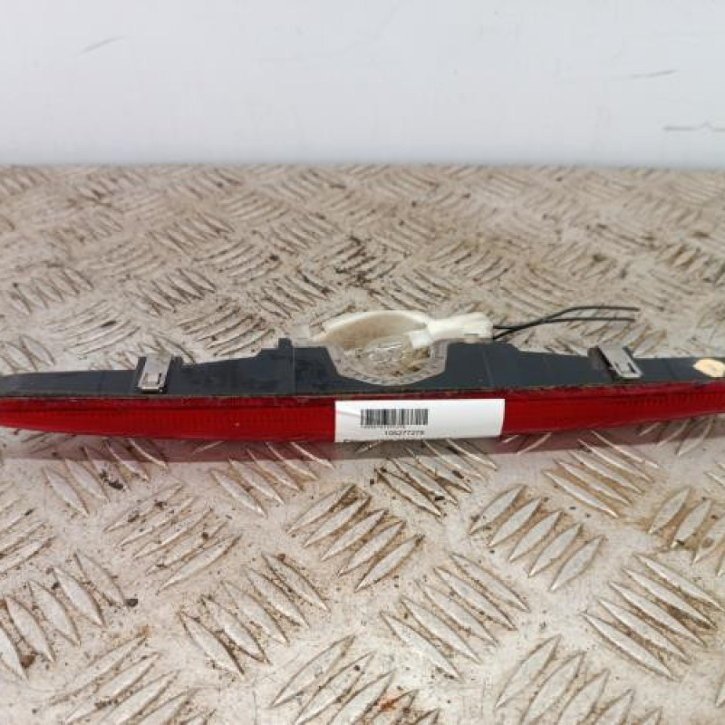 Feu arriere stop central RENAULT SCENIC 1 Feu arriere stop central RENAULT SCENIC 1