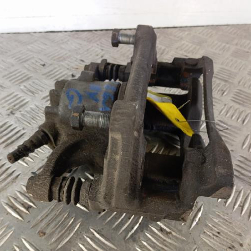 Etrier avant gauche (freinage) RENAULT TRAFIC 3 COURT Etrier avant gauche (freinage) RENAULT TRAFIC 3 COURT