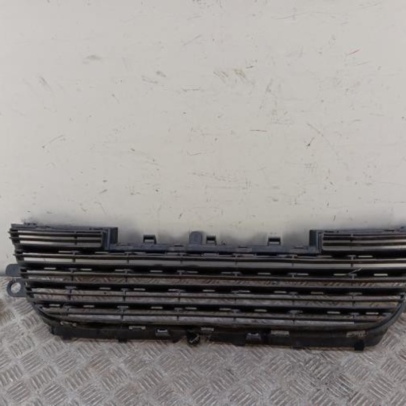 Grille de pare choc PEUGEOT 2008 1 Grille de pare choc PEUGEOT 2008 1