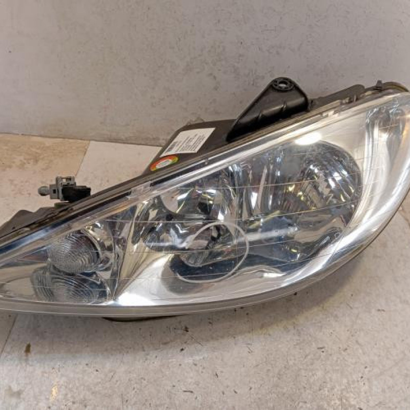 Optique avant principal gauche (feux)(phare) PEUGEOT 206