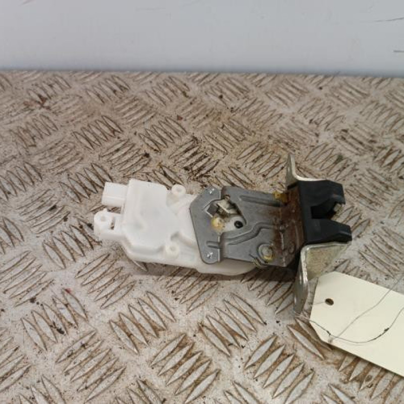 Serrure de hayon PEUGEOT 4007 Serrure de hayon PEUGEOT 4007