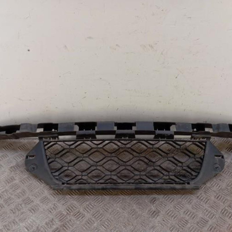 Grille de pare choc RENAULT MEGANE 3 Grille de pare choc RENAULT MEGANE 3