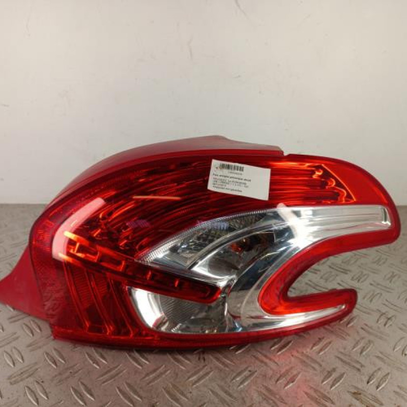 Feu arriere principal droit (feux) PEUGEOT 208 1 Feu arriere principal droit (feux) PEUGEOT 208 1