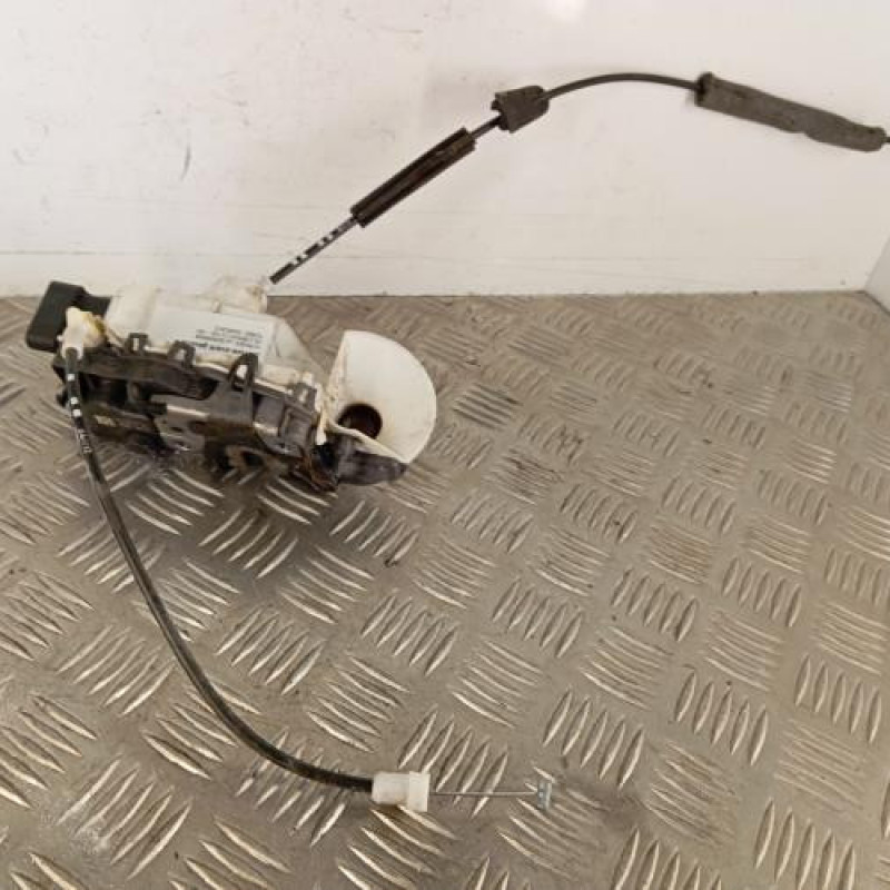 Serrure avant gauche CITROEN C5 2 Serrure avant gauche CITROEN C5 2