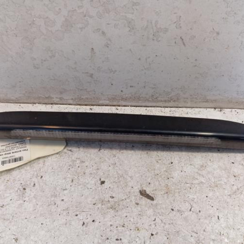 Feu arriere stop central RENAULT CLIO 2 Feu arriere stop central RENAULT CLIO 2