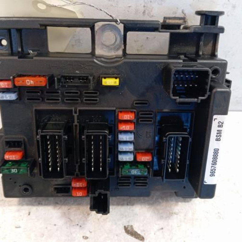 Boitier servitude moteur (BSM) PEUGEOT 206 Boitier servitude moteur (BSM) PEUGEOT 206