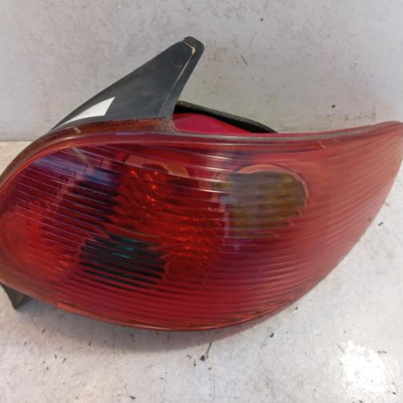 Feu arriere principal droit (feux) PEUGEOT 206 Feu arriere principal droit (feux) PEUGEOT 206