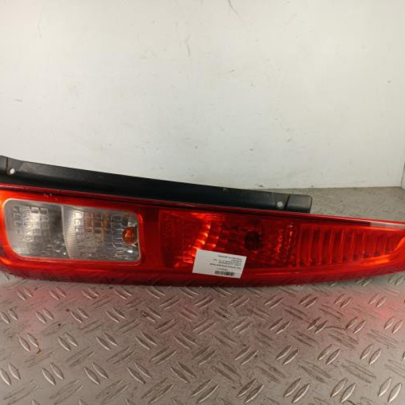 Feu arriere principal droit (feux) FORD FUSION Feu arriere principal droit (feux) FORD FUSION