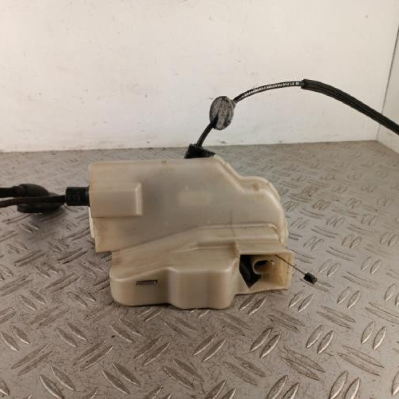 Serrure avant gauche VOLKSWAGEN TOURAN 1 Serrure avant gauche VOLKSWAGEN TOURAN 1