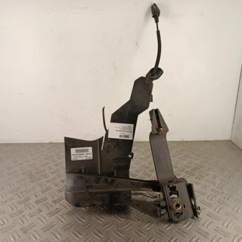 Serrure avant gauche FORD FIESTA 5 Serrure avant gauche FORD FIESTA 5