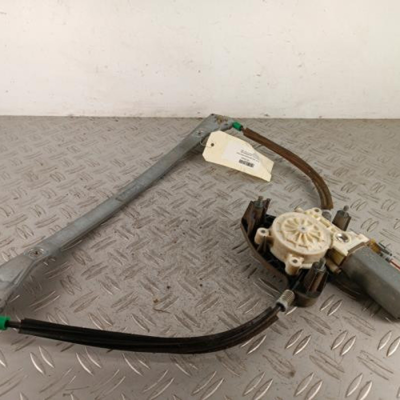 Leve vitre electrique avant droit RENAULT CLIO 2