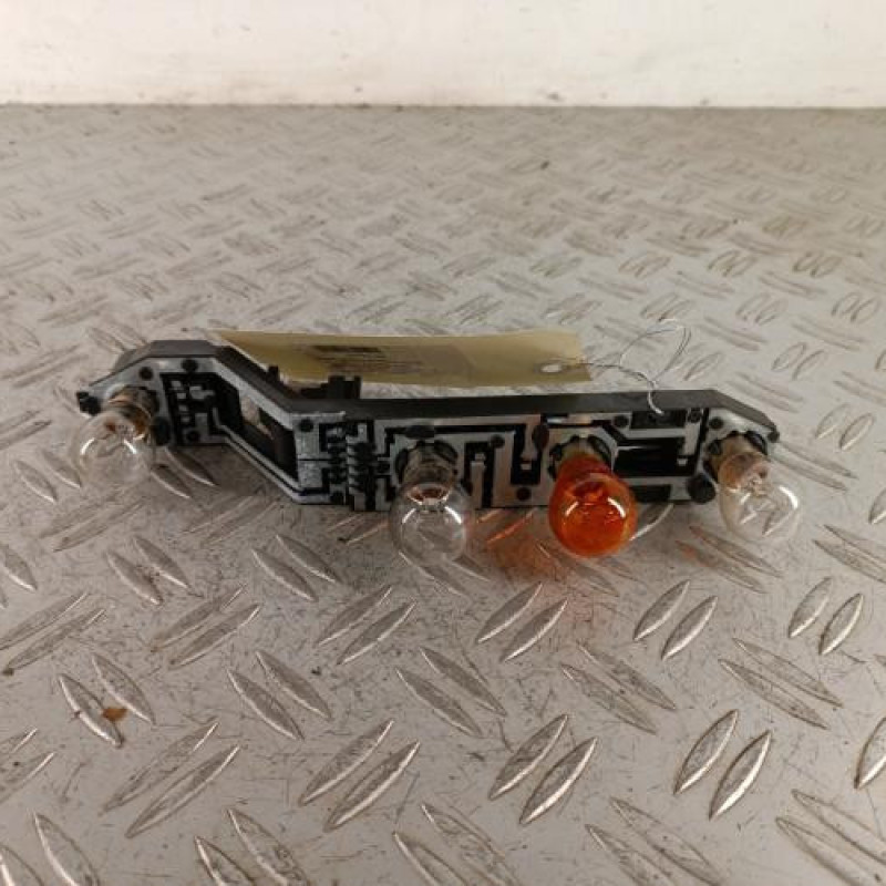 Platine feu arriere droit RENAULT MEGANE 2 Platine feu arriere droit RENAULT MEGANE 2