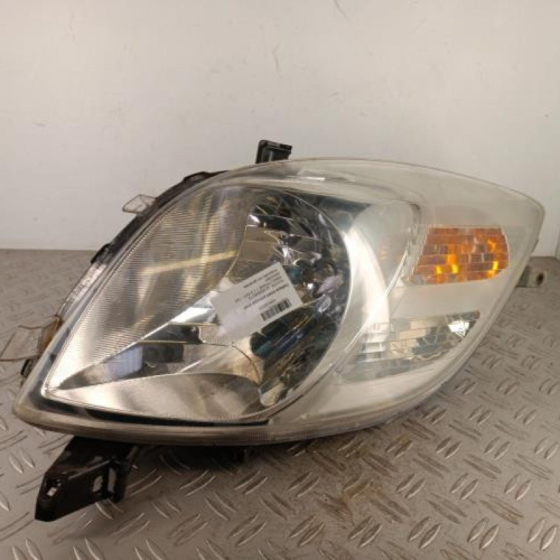 Optique avant principal droit (feux)(phare) TOYOTA YARIS 2