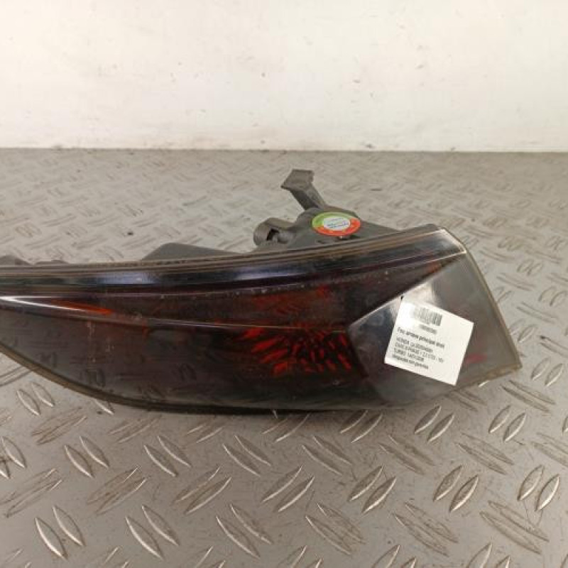 Feu arriere principal droit (feux) HONDA CIVIC 8 Feu arriere principal droit (feux) HONDA CIVIC 8