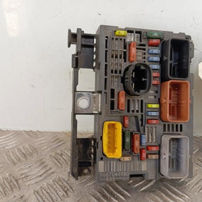 Boitier servitude moteur (BSM) CITROEN C5 2 Boitier servitude moteur (BSM) CITROEN C5 2
