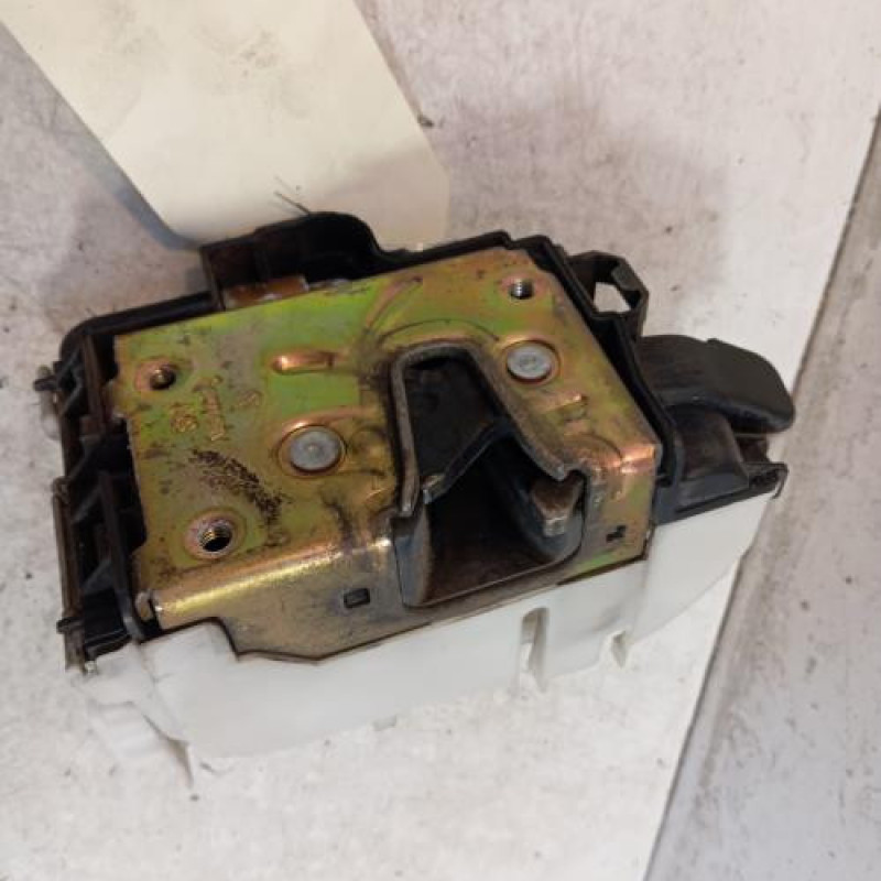 Serrure avant gauche VOLKSWAGEN GOLF 3