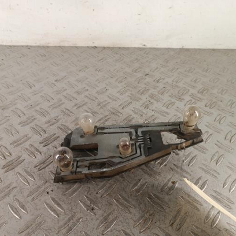 Platine feu arriere droit PEUGEOT 106 Platine feu arriere droit PEUGEOT 106