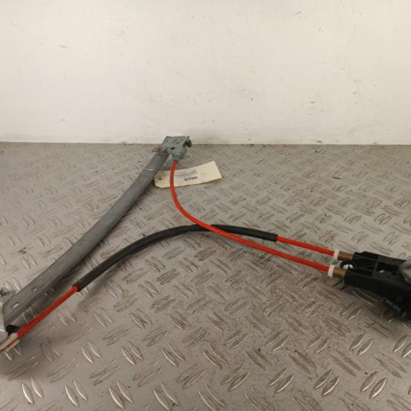 Leve vitre mecanique avant gauche PEUGEOT 106