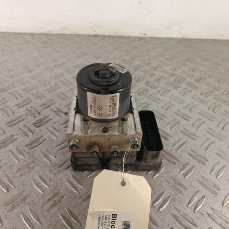 Bloc ABS (freins anti-blocage) TOYOTA YARIS 2