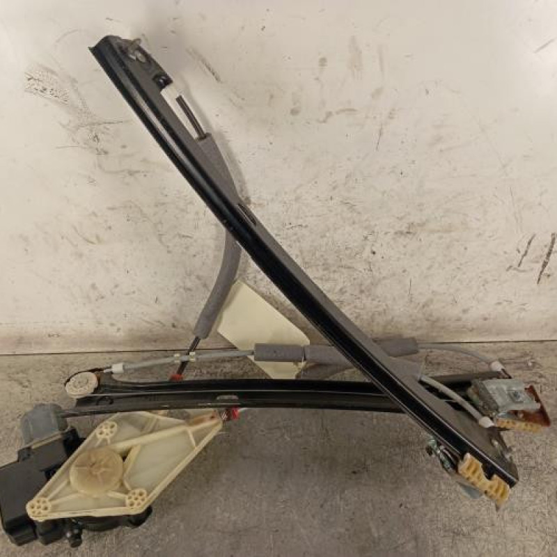 Leve vitre electrique avant gauche VOLKSWAGEN POLO 5