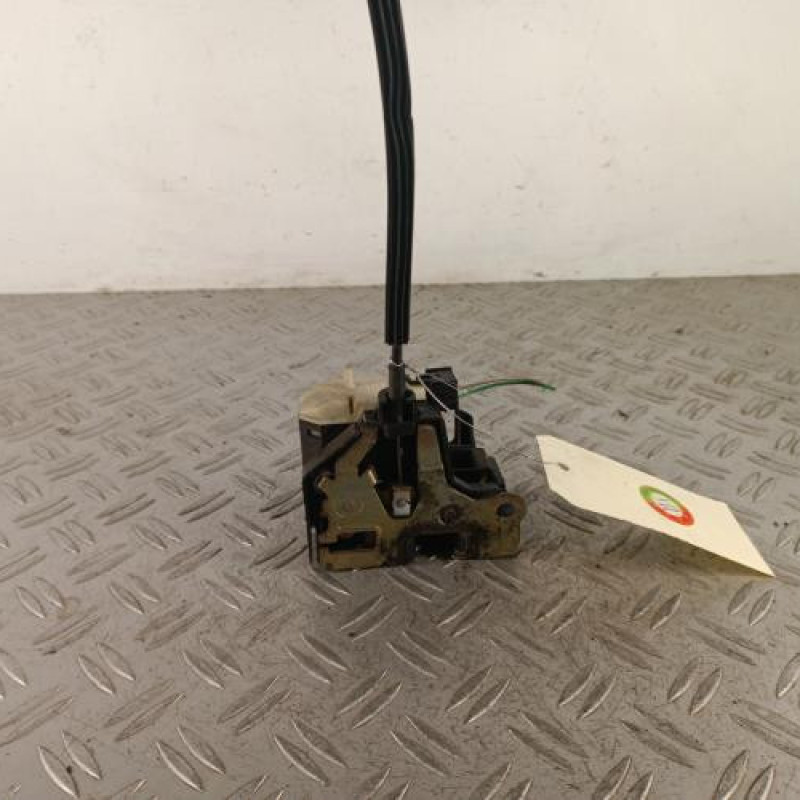 Serrure avant gauche RENAULT CLIO 2 Serrure avant gauche RENAULT CLIO 2