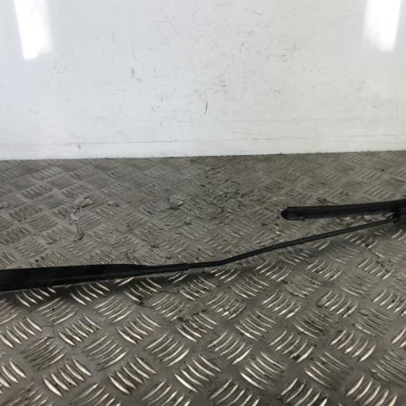 Bras essuie glace avant droit RENAULT CLIO 3