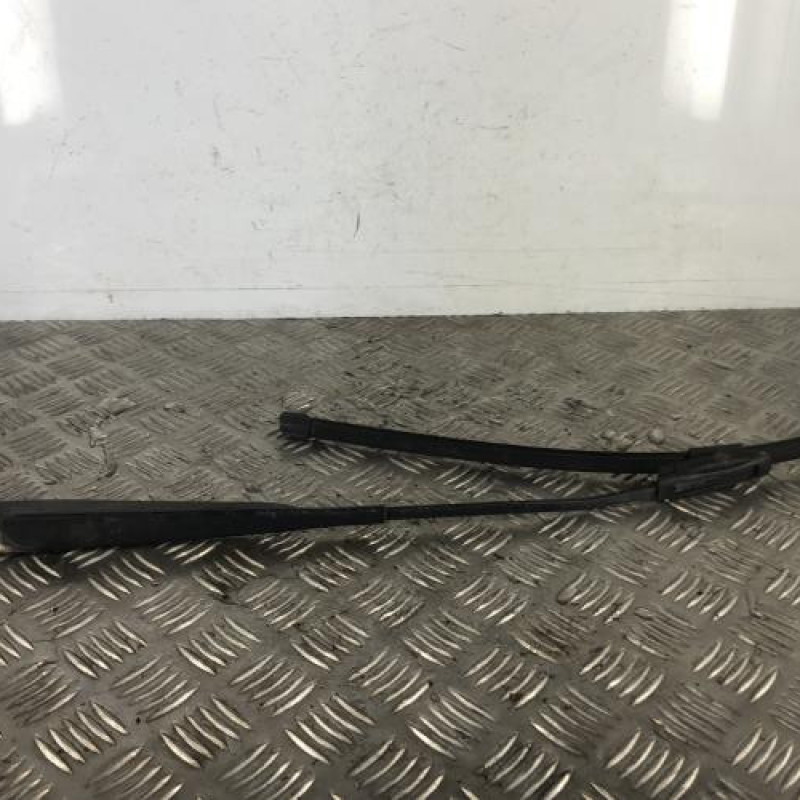 Bras essuie glace avant gauche RENAULT CLIO 3